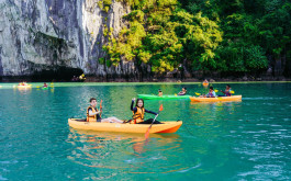 Halong Bay Day Tour on Luxury Cruise (6-Hour Route: Sung Sot Cave – Titop Island – Kayaking at Luon Cave)